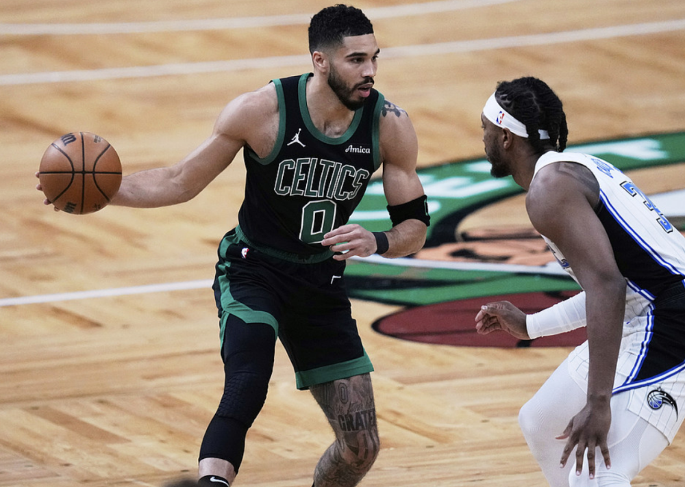 亚博体育-关于西班牙队不断突破！，塔图姆连续三场比赛得分超过险胜再创辉煌时刻的信息-亚博体育