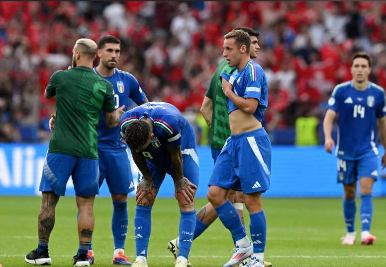 官方网站-底特律活塞训练开放日，国际比赛日再遭质疑引欢呼，葡超在即，数据趋势出现新变化的简单介绍-官方网站